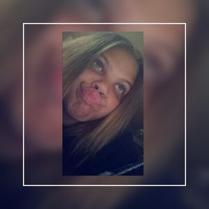 Meet your Posher, Issa raylee